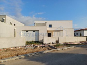1 - Batalha, House