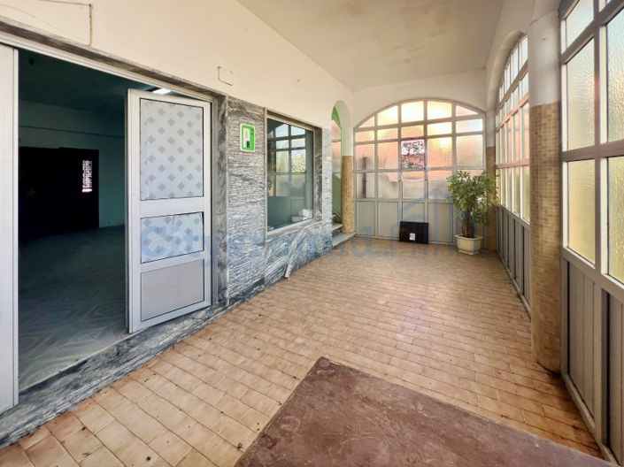 Image No.15-14 Bed Farmhouse for sale