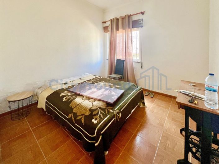 Image No.32-14 Bed Farmhouse for sale