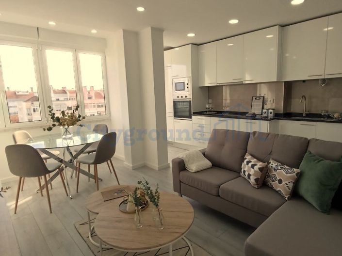 Image No.1-4 Bed Apartment for sale