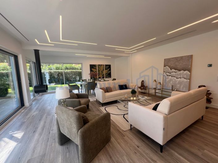 Image No.6-4 Bed House for sale