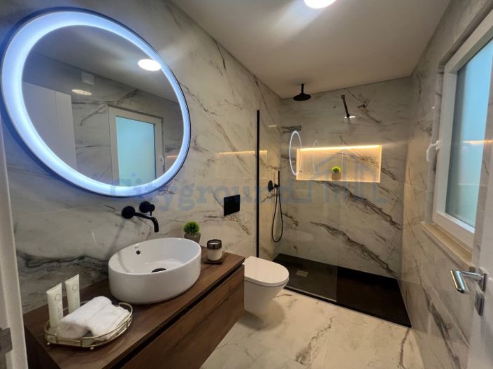 Image No.29-4 Bed House for sale