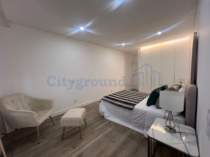 Image No.31-4 Bed House for sale