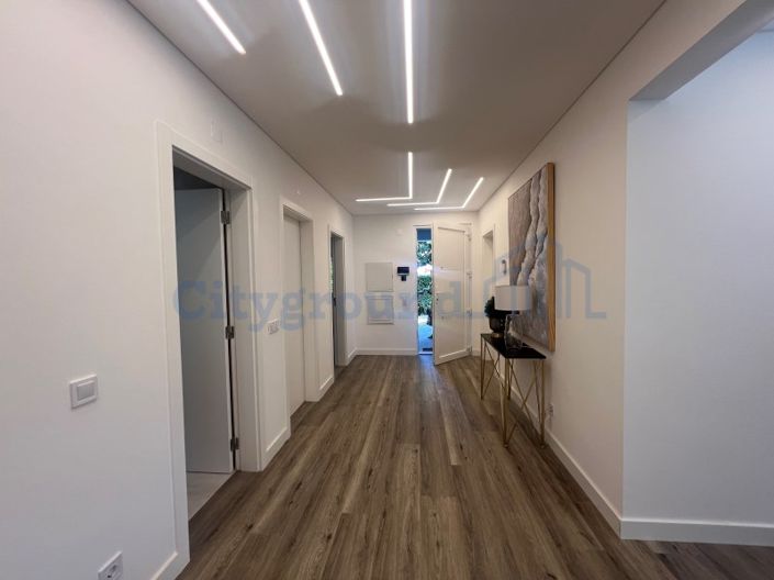 Image No.35-4 Bed House for sale