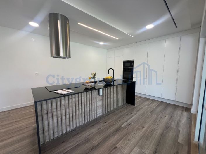 Image No.11-4 Bed House for sale