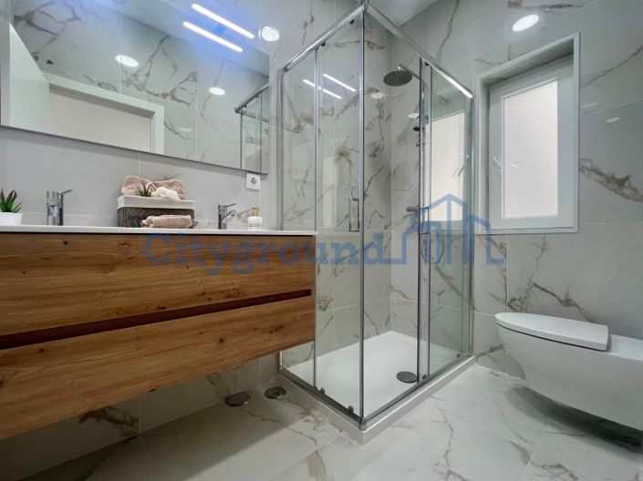 Image No.18-3 Bed Apartment for sale