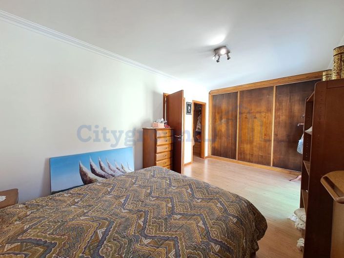 Image No.15-3 Bed House for sale