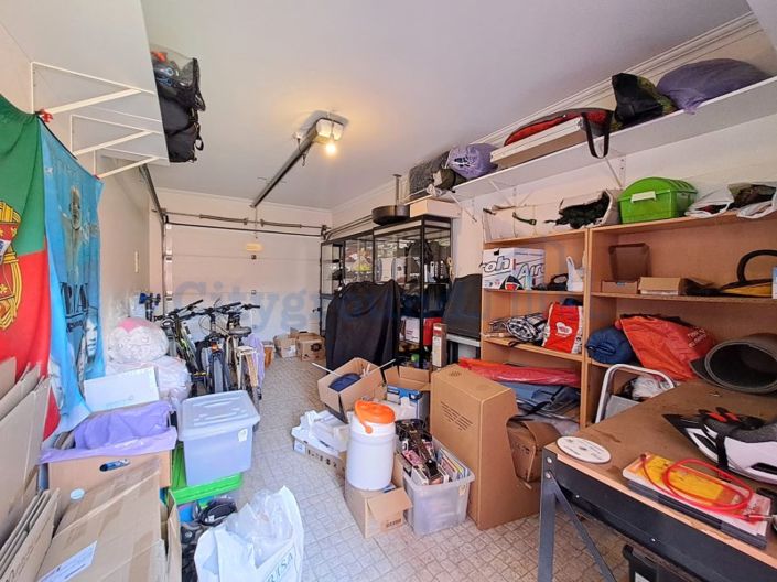 Image No.17-3 Bed House for sale