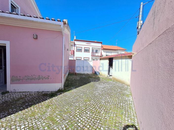 Image No.19-3 Bed House for sale