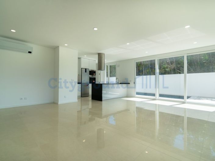 Image No.16-3 Bed House for sale