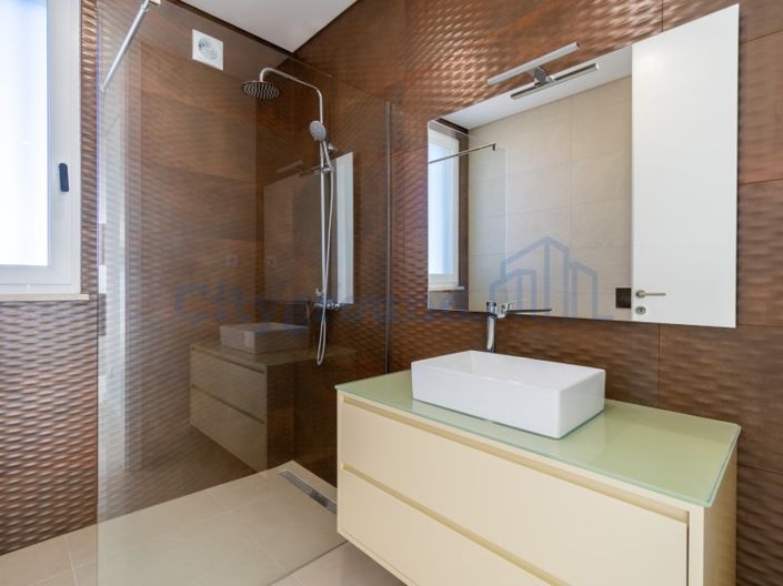 Image No.22-3 Bed House for sale