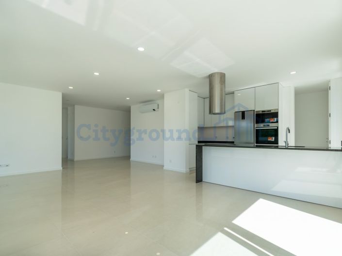 Image No.14-3 Bed House for sale