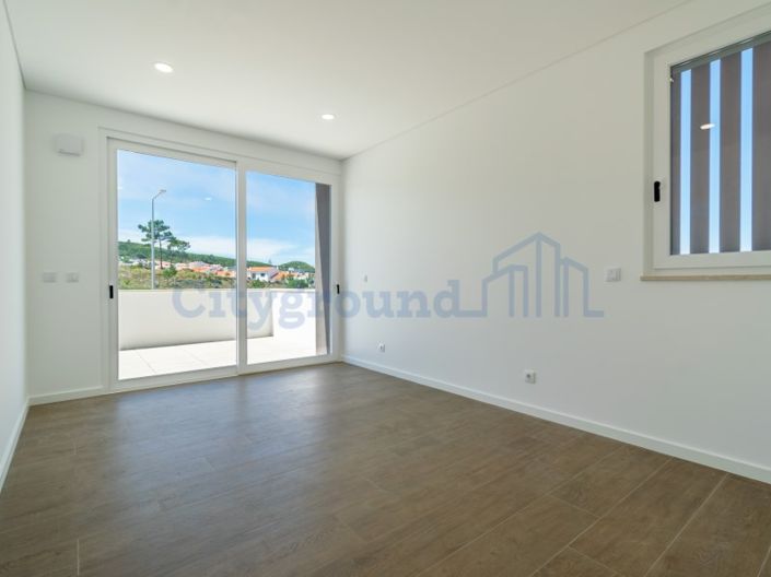 Image No.26-3 Bed House for sale