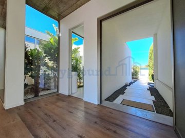 idc901b001-0000-0500-0000-00001734c277