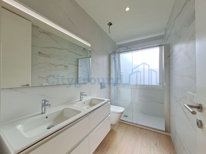 Image No.16-3 Bed House for sale