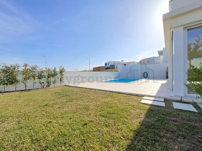 Image No.18-3 Bed House for sale