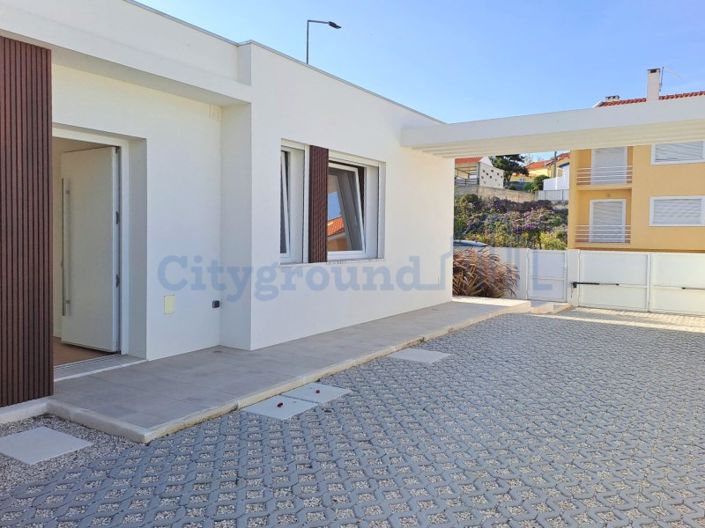 Image No.2-3 Bed House for sale