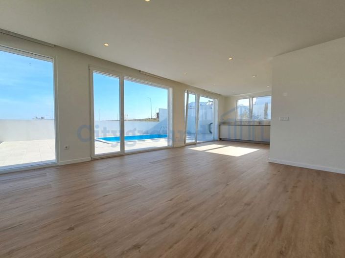 Image No.3-3 Bed House for sale