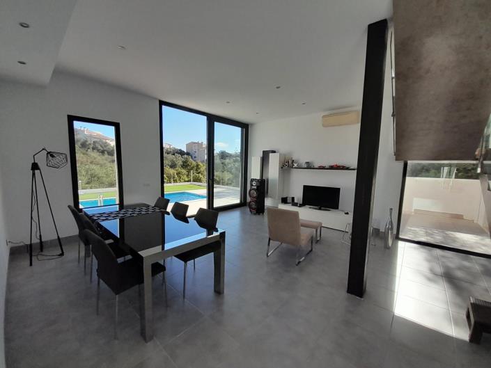 Image No.9-3 Bed Semi-Detached for sale