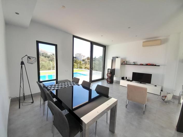 Image No.10-3 Bed Semi-Detached for sale