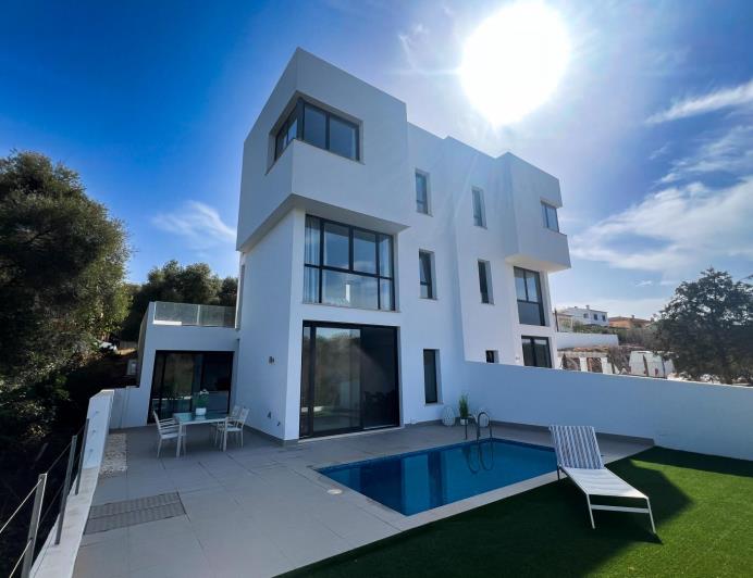 Image No.24-3 Bed Semi-Detached for sale