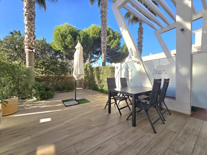 Image No.8-3 Bed Villa / Detached for sale