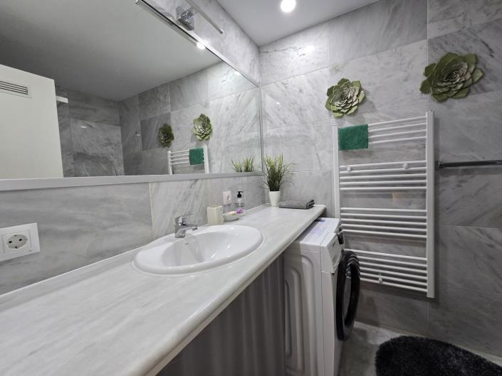 Image No.15-3 Bed Semi-Detached for sale