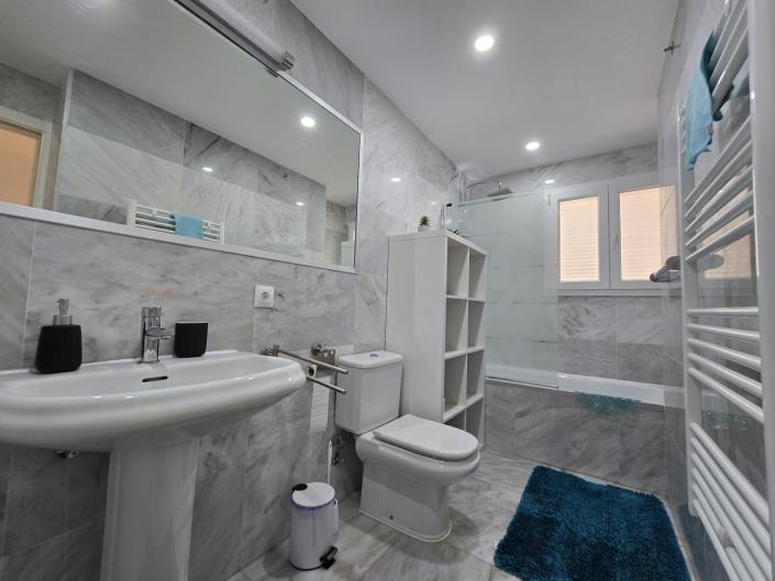 Image No.12-3 Bed Semi-Detached for sale