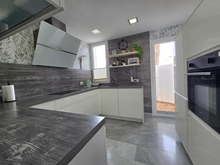 Image No.6-3 Bed Semi-Detached for sale