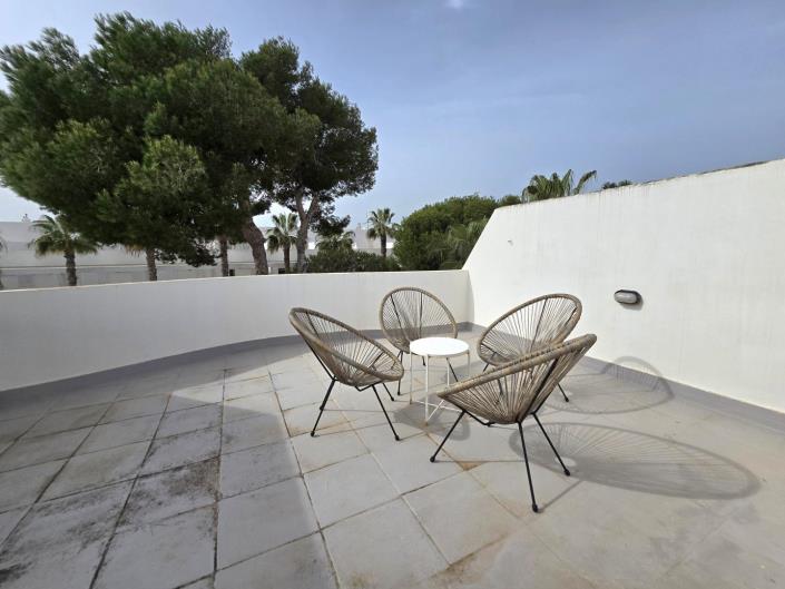 Image No.21-3 Bed Semi-Detached for sale