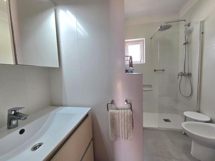 Image No.9-4 Bed Villa / Detached for sale