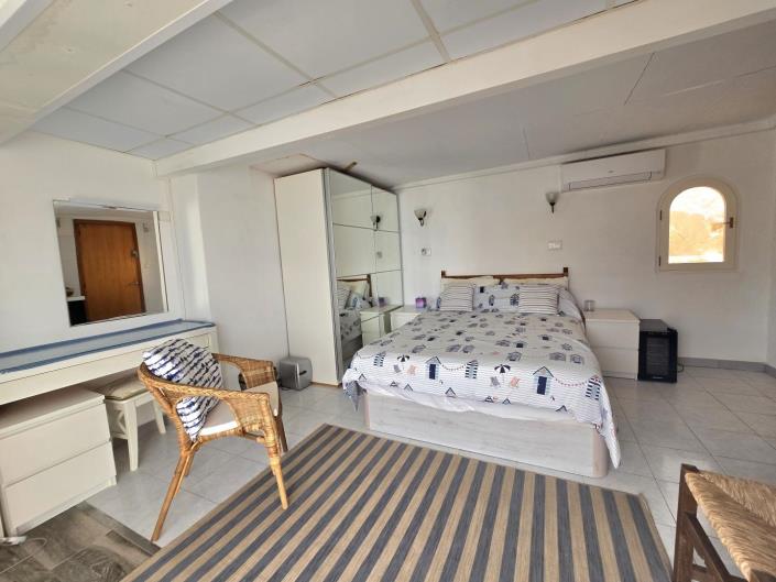 Image No.14-4 Bed Villa / Detached for sale