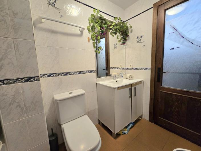 Image No.10-1 Bed Apartment for sale