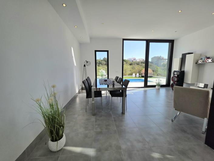 Image No.13-3 Bed Villa for sale