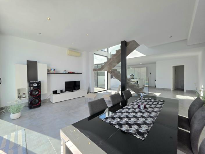 Image No.15-3 Bed Villa for sale