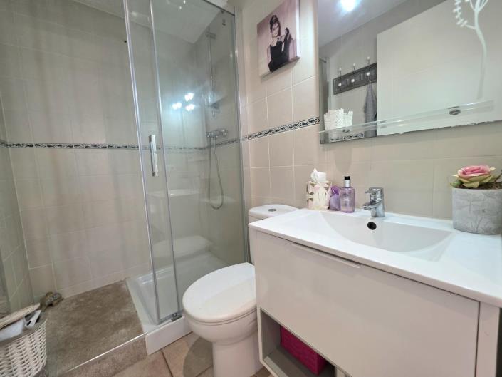 Image No.15-2 Bed Apartment for sale