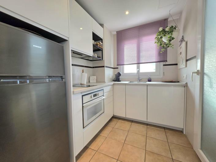 Image No.8-2 Bed Apartment for sale