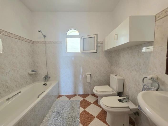 Image No.6-3 Bed Country House for sale