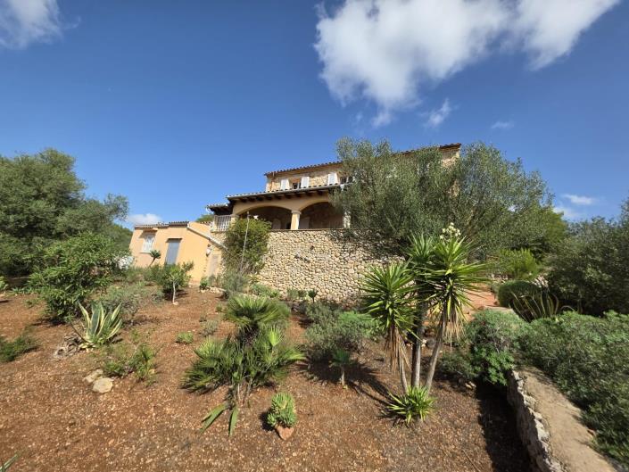 Image No.1-3 Bed Country House for sale