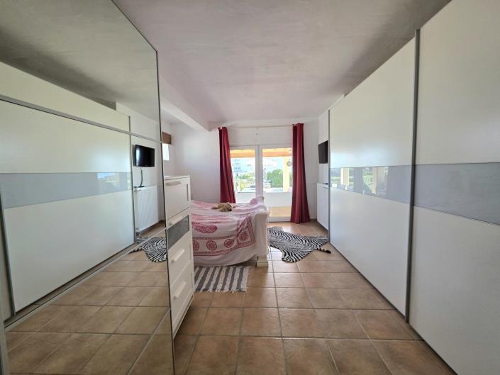 Image No.13-4 Bed House/Villa for sale