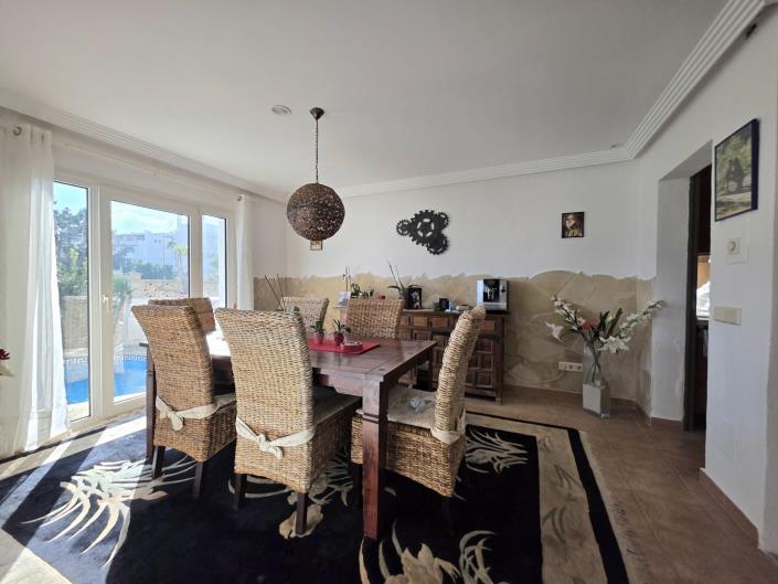 Image No.10-4 Bed House/Villa for sale