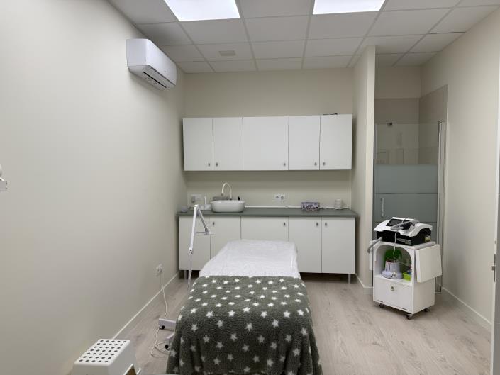 Image No.6-3 Bed Commercial for sale