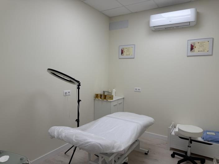 Image No.7-3 Bed Commercial for sale