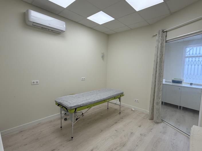 Image No.8-3 Bed Commercial for sale