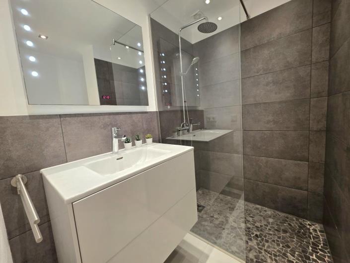 Image No.17-2 Bed Apartment for sale