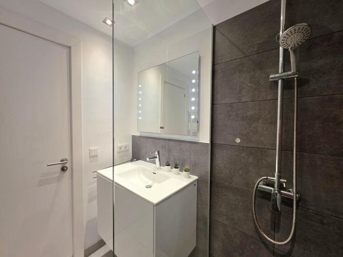 Image No.18-2 Bed Apartment for sale