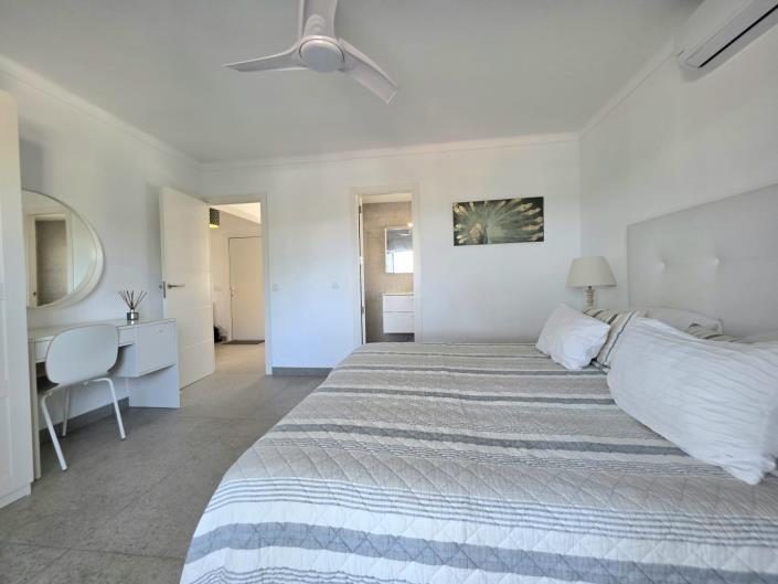 Image No.22-4 Bed Apartment for sale