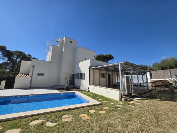 Image No.2-4 Bed Villa for sale