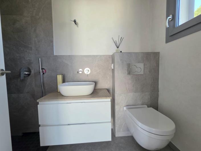 Image No.18-4 Bed Villa for sale