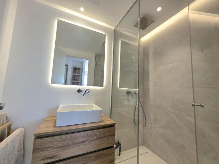 Image No.20-2 Bed Apartment for sale